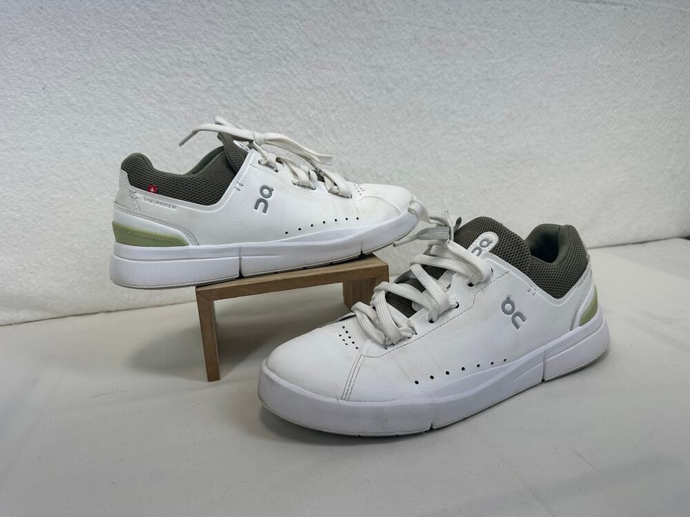 ON The Roger Advantage Tennis Sneaker Men's Size 8 Performance Casual